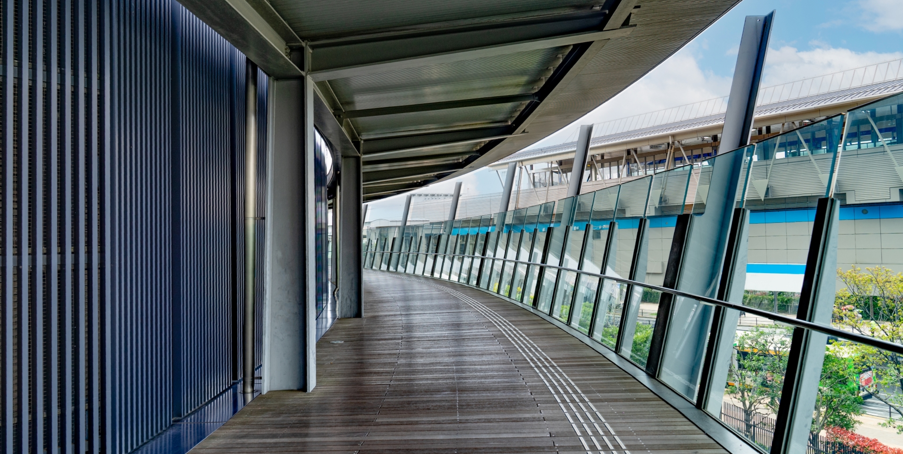 ITO CONSTRUCTION architectural walkway